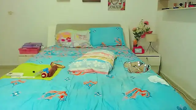 Kendralove31xxx online show from 12-17-24, 04:23