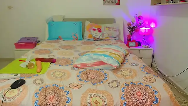 Kendralove31xxx online show from 12-24-24, 04:55