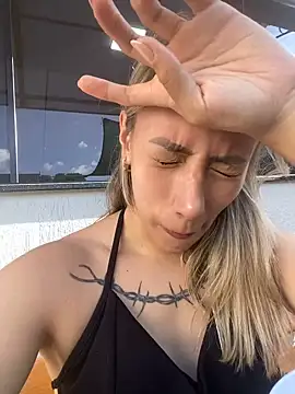 loira messi online show from 03-03-25, 07:49