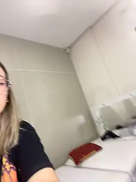 loira messi online show from 11-02-25, 02:47