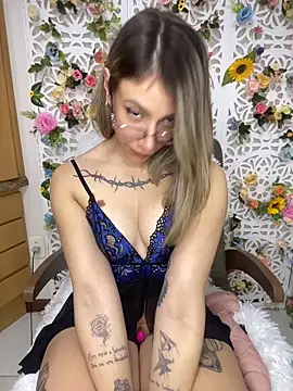 Snapshot of loira_messi chatting on 05-23-26, 05:01 loira messi online show from 05-23-26, 05:01