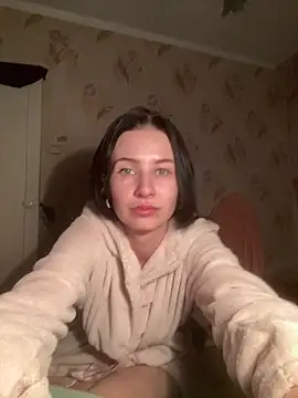 Starry Siren online show from 12-22-25, 04:37