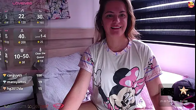 ParisW online show from 09-18-25, 01:24