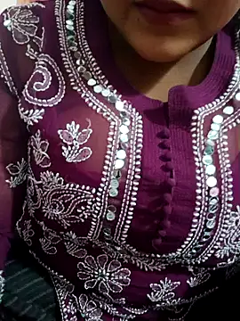 Snapshot of Ayesha_mahi chatting on 03-17-25, 05:45 Ayesha mahi online show from 03-17-25, 05:45