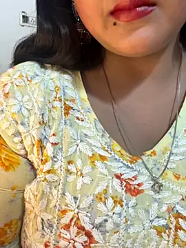 Snapshot of Ayesha_mahi chatting on 09-18-25, 09:22 Ayesha mahi online show from 09-18-25, 09:22