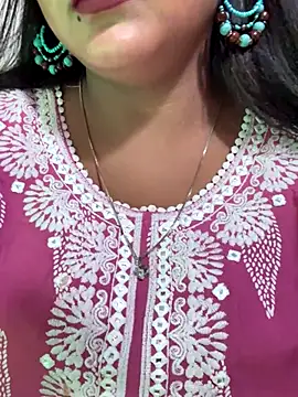 Snapshot of Ayesha_mahi chatting on 09-29-25, 07:35 Ayesha mahi online show from 09-29-25, 07:35