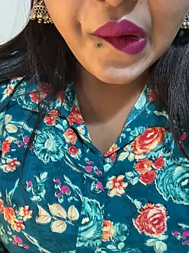 Snapshot of Ayesha_mahi chatting on 10-12-25, 09:41 Ayesha mahi online show from 10-12-25, 09:41