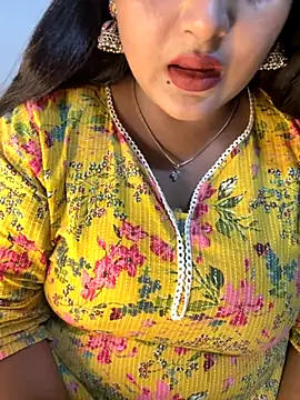 Snapshot of Ayesha_mahi chatting on 10-25-25, 09:06 Ayesha mahi online show from 10-25-25, 09:06