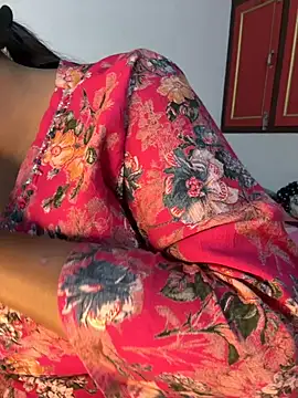 Snapshot of Ayesha_mahi chatting on 11-08-25, 09:20 Ayesha mahi online show from 11-08-25, 09:20