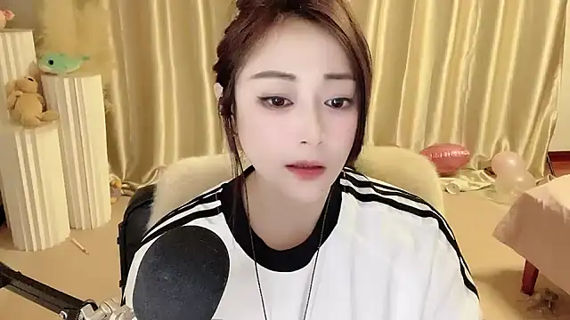 Daisy-77 online show from 02-05-25, 08:46