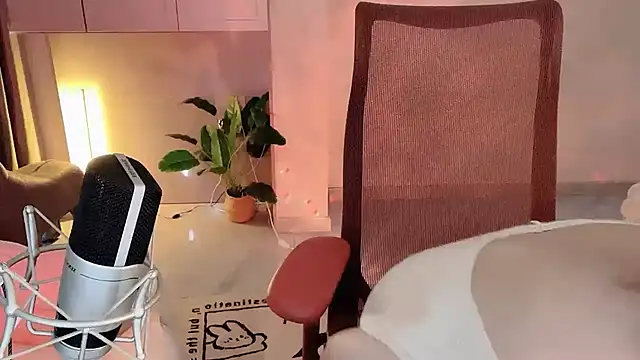 Daisy-77 online show from 09-26-25, 05:33