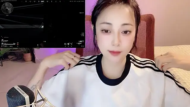 Daisy-77 online show from 04-17-26, 01:47