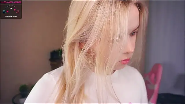 ZaraCreedon online show from 03-19-25, 07:17