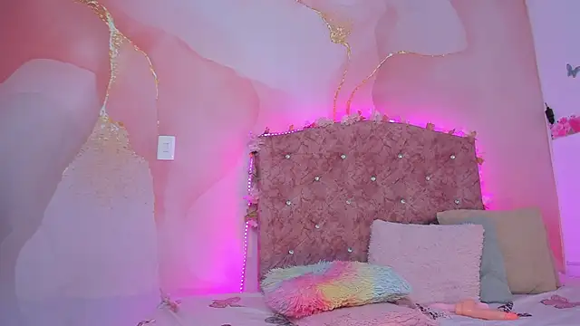 Daisy  rose online show from 02-13-25, 05:11