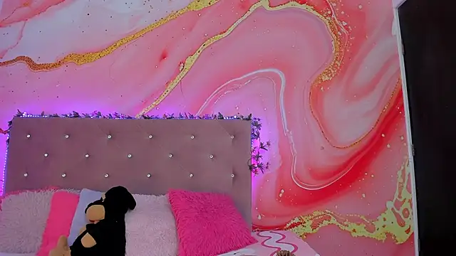 Daisy  rose online show from 02-14-25, 11:10