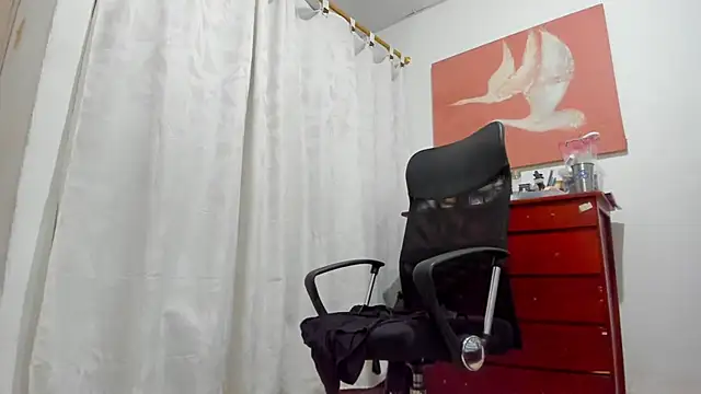 Snapshot of misstresbigcockts chatting on 01-11-25, 05:41 misstresbigcockts online show from 01-11-25, 05:41