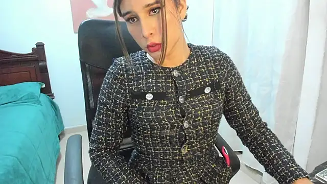 Snapshot of misstresbigcockts chatting on 11-12-25, 10:48 misstresbigcockts online show from 11-12-25, 10:48