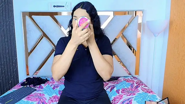 Alison Chan  online show from 10-23-25, 03:00