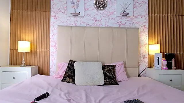 RileySkye online show from 10-11-25, 06:39