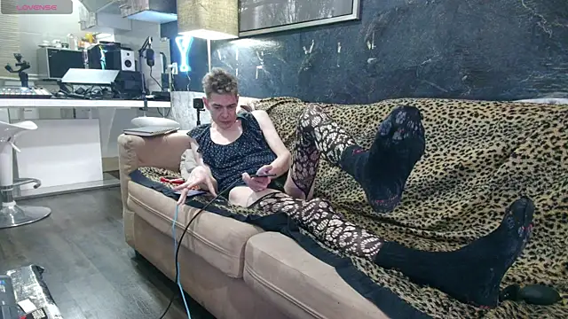 Snapshot of Doggyray44 chatting on 01-23-25, 01:51 Doggyray44 online show from 01-23-25, 01:51