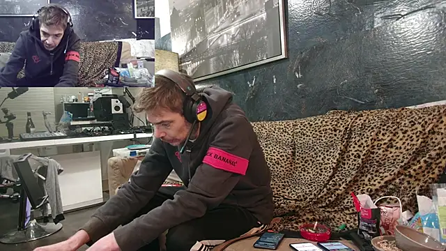 Snapshot of Doggyray44 chatting on 02-19-25, 05:38 Doggyray44 online show from 02-19-25, 05:38