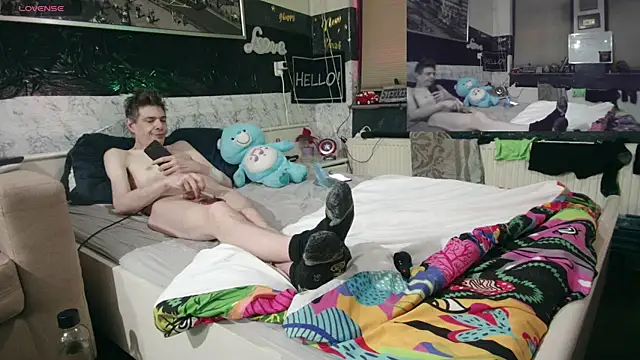 Snapshot of Doggyray44 chatting on 03-09-25, 04:27 Doggyray44 online show from 03-09-25, 04:27