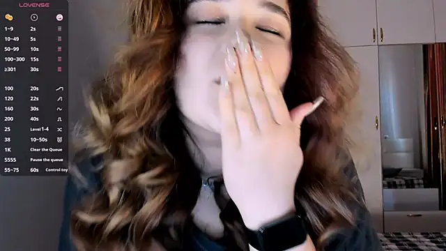 Snapshot of July_Slowdive chatting on 01-28-25, 11:17 July Slowdive online show from 01-28-25, 11:17