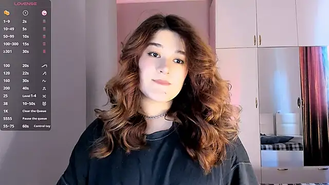 Snapshot of July_Slowdive chatting on 01-30-25, 09:04 July Slowdive online show from 01-30-25, 09:04