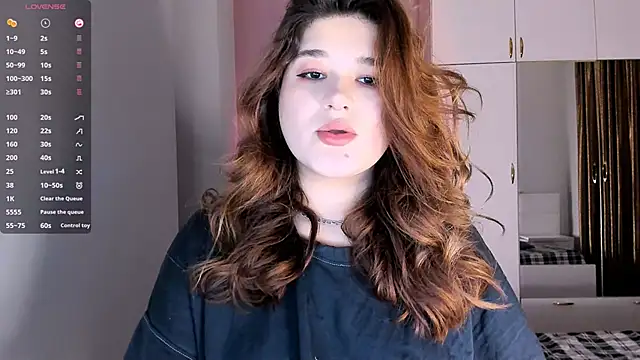 Snapshot of July_Slowdive chatting on 02-07-25, 04:16 July Slowdive online show from 02-07-25, 04:16