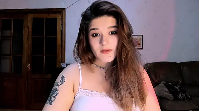 Snapshot of July_Slowdive chatting on 03-03-25, 01:20 July Slowdive online show from 03-03-25, 01:20