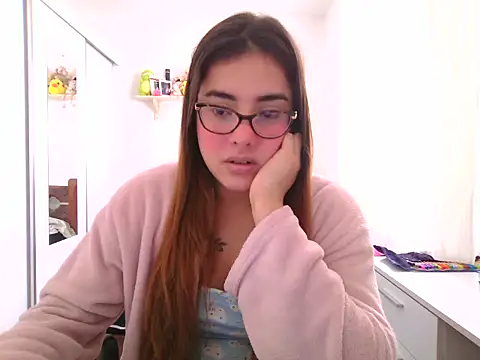 maliamiller online show from 06-11-26, 01:31