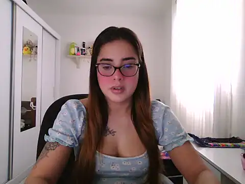 maliamiller online show from 06-12-26, 12:15