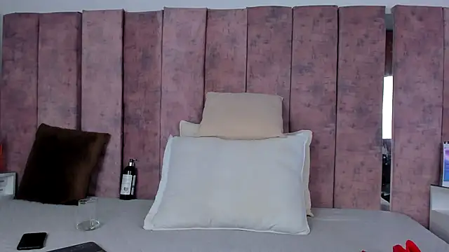 Snapshot of AshlieRoberts chatting on 12-26-24, 02:37 AshlieRoberts online show from 12-26-24, 02:37
