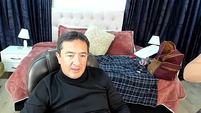 Snapshot of Sam_and_molly_ chatting on 01-23-25, 07:18 Sam and molly online show from 01-23-25, 07:18