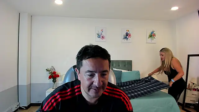 Snapshot of Sam_and_molly_ chatting on 02-11-25, 09:03 Sam and molly online show from 02-11-25, 09:03