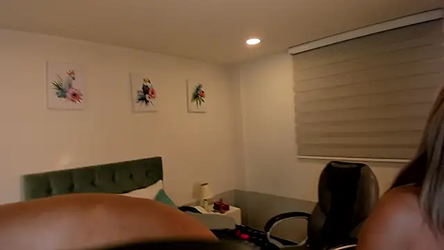 Snapshot of Sam_and_molly_ chatting on 02-12-25, 10:04 Sam and molly online show from 02-12-25, 10:04