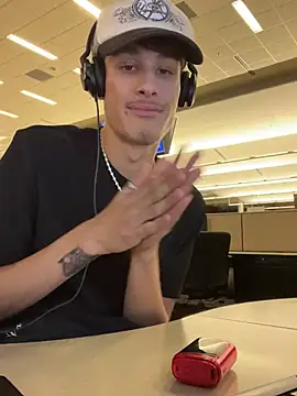 Snapshot of ppahcket chatting on 01-12-25, 04:31 ppahcket online show from 01-12-25, 04:31