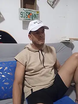 latinmartin73 online show from 11-08-25, 09:24