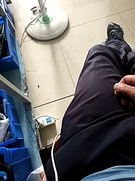 Snapshot of huzi518 chatting on 09-09-25, 01:49 huzi518 online show from 09-09-25, 01:49