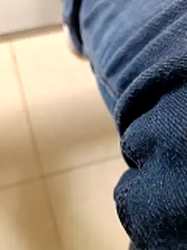 Snapshot of huzi518 chatting on 10-29-25, 02:36 huzi518 online show from 10-29-25, 02:36