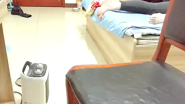 Snapshot of huzi518 chatting on 11-02-25, 11:56 huzi518 online show from 11-02-25, 11:56