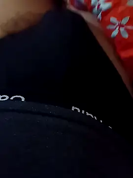 Snapshot of huzi518 chatting on 11-04-25, 12:10 huzi518 online show from 11-04-25, 12:10