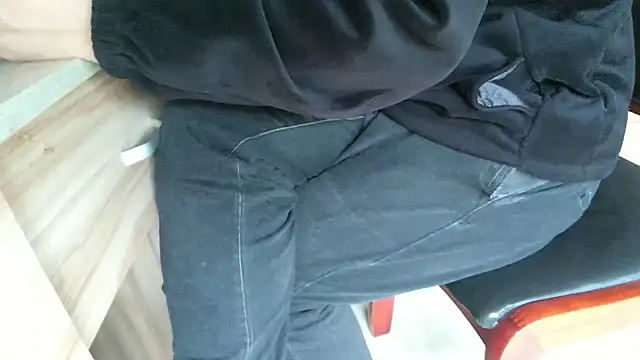 Snapshot of huzi518 chatting on 03-21-26, 02:49 huzi518 online show from 03-21-26, 02:49