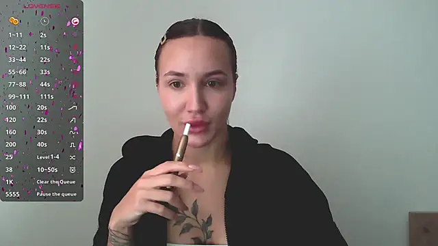 Snapshot of Stasia_Queen chatting on 12-02-24, 09:45 Stasia Queen online show from 12-02-24, 09:45