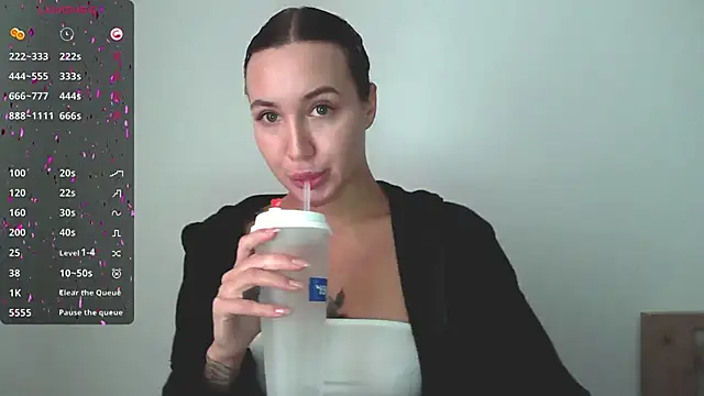 Snapshot of Stasia_Queen chatting on 12-05-24, 09:28 Stasia Queen online show from 12-05-24, 09:28