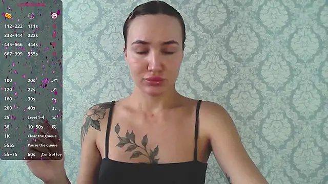 Snapshot of Stasia_Queen chatting on 02-07-25, 09:26 Stasia Queen online show from 02-07-25, 09:26
