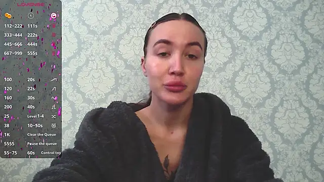 Snapshot of Stasia_Queen chatting on 02-21-25, 07:45 Stasia Queen online show from 02-21-25, 07:45
