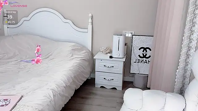 Caitlyn   online show from 01-03-25, 04:48