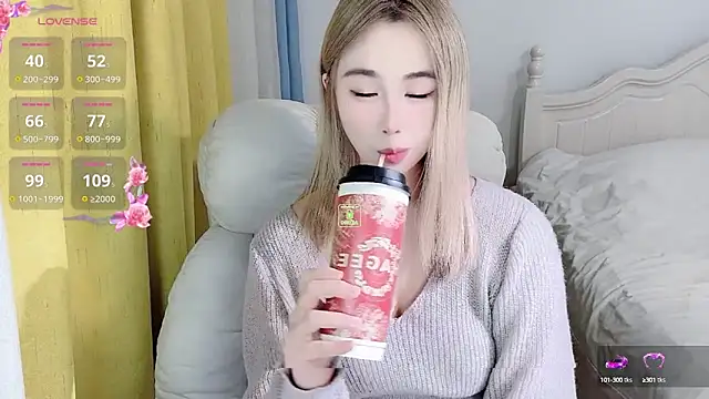 Caitlyn   online show from 10-08-25, 11:30