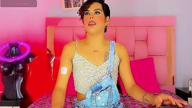 Aistrid gate online show from 10-18-25, 03:24